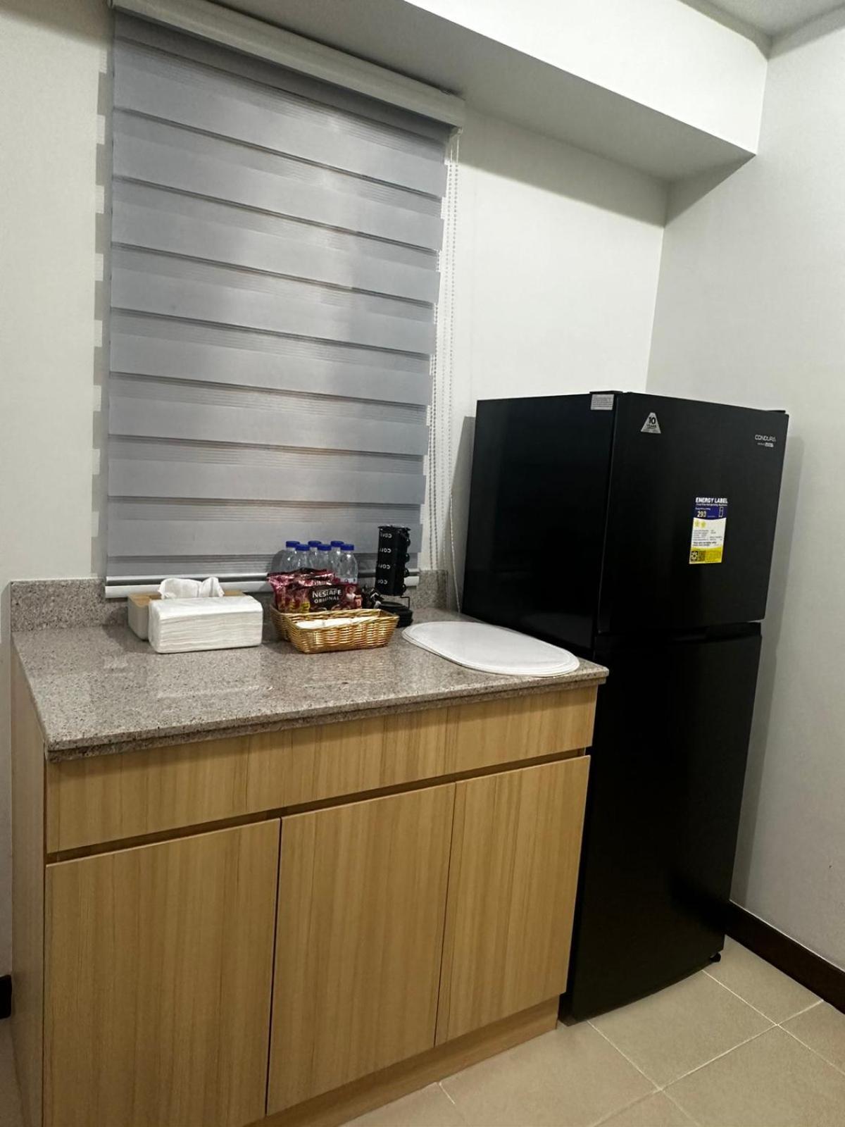 2 Bedroom Condo Unit Near Sm Bf & Naia At The Atherton By Dmci With 2 Balcony Paranaque City Exterior photo